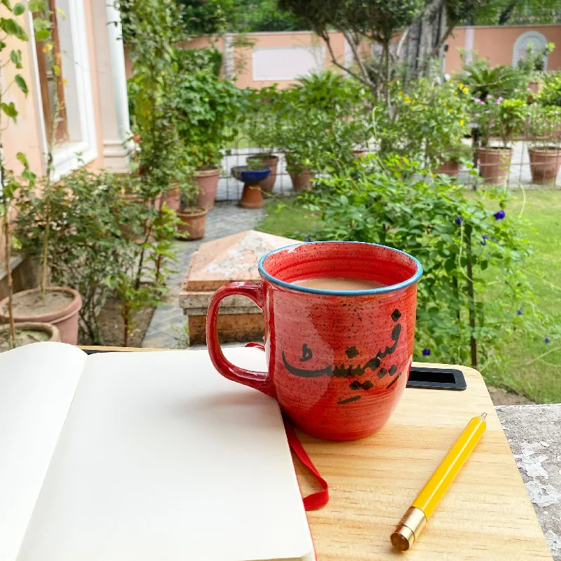 Spill-proof travel tumbler-Feminist Gloria mug in red