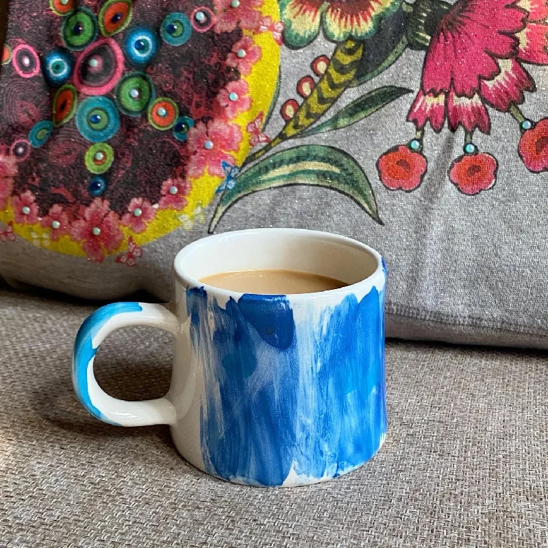 Ergonomic handle tea mug-Seaside brush Vigo mug in blue with Ferozi splash