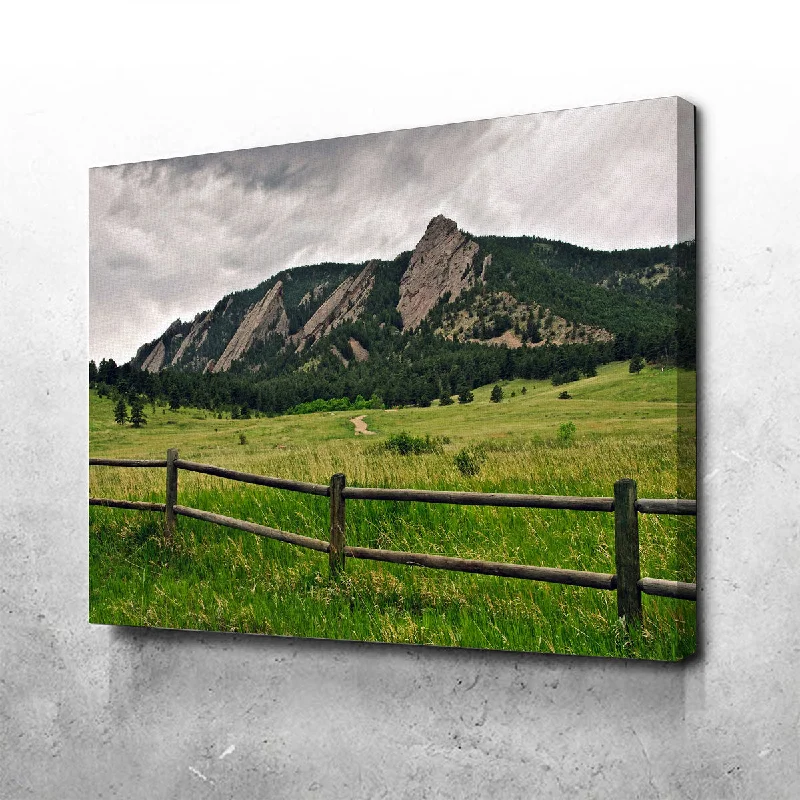 Matte white plant pot-Boulder Flatirons Canvas Set